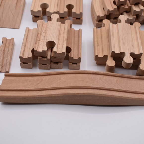 Lot of 45 Wooden Trains Tracks Ascending Descending Curved Connectors Straight - Picture 12 of 15